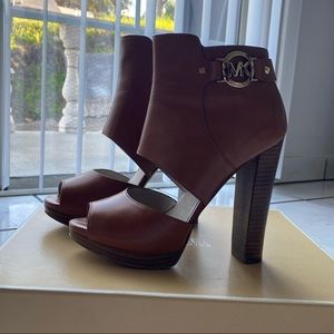 W Michael Kors Wyatt Open Toe